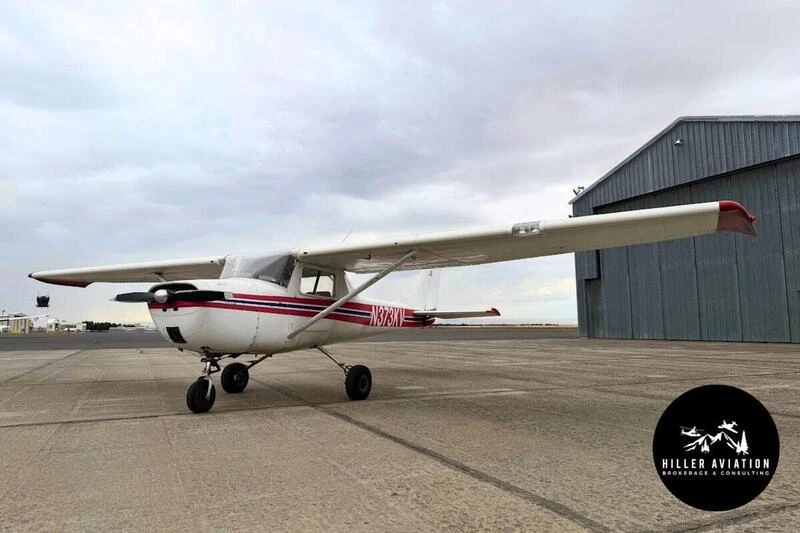 Cessna 150F image 1